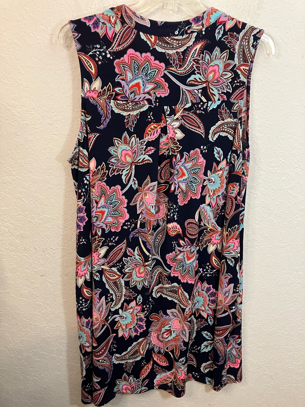 Dear Scarlett Sleeveless Paisley Midi Dress in Navy and Pink - Picture 3 of 6
